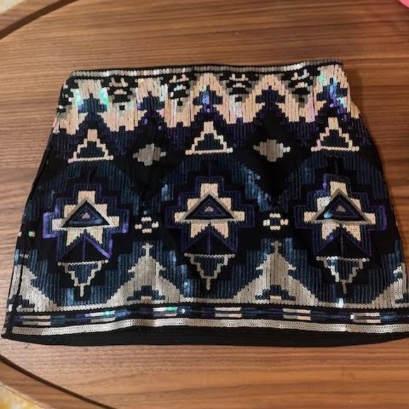 Express Sequin Aztec Mini Skirt - Size XS - Picture 5 of 6
